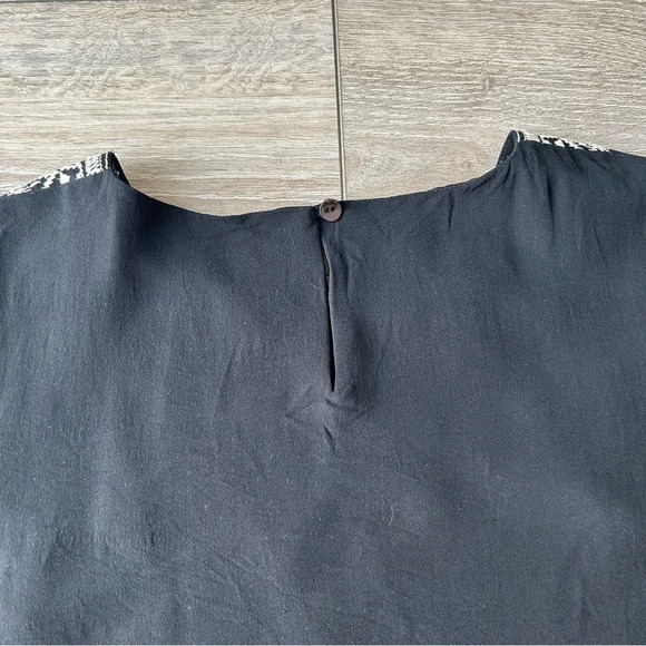 Rena Rowan Pure Silk Embroidery Sleeveless Blouse - Picture 12 of 15